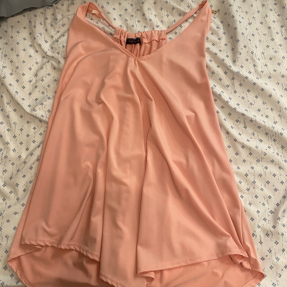 pink top
